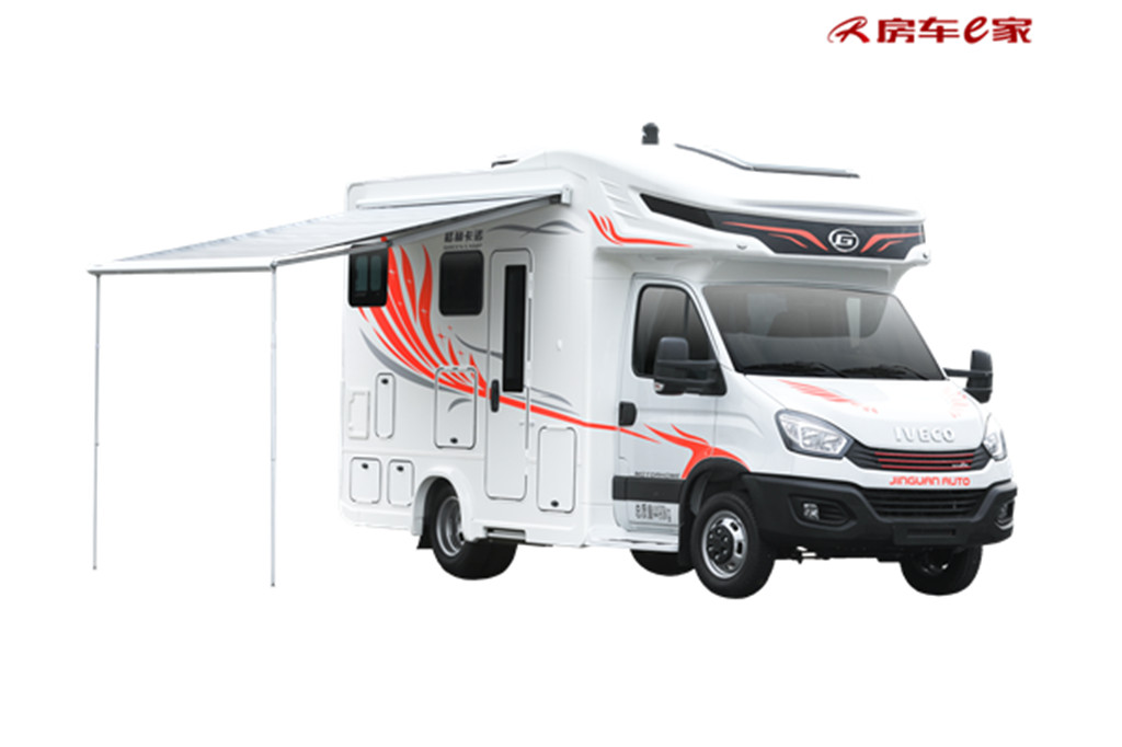 贴近大自然的奔驰房车旅行