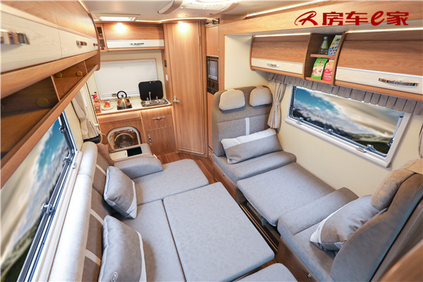 奔驰雷霆房车车体保温隔热效果