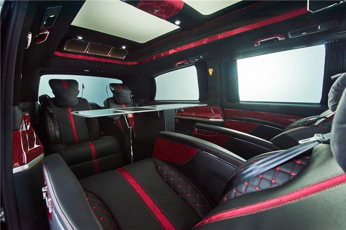 四轮空气悬挂系统+红提香内饰!2021款国六奔驰V级奢华来袭