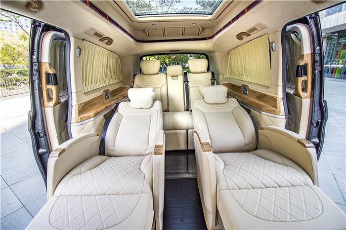 鲨鱼高顶、纯净内饰,新款奔驰V级引领商务出行“心”体验