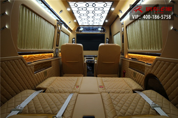 奔驰斯宾特7+2皇家版诠释如何享受奢华而精致的生活空间