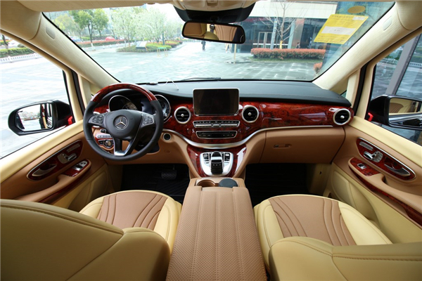 新款梅赛德斯-奔驰v260升级改装内饰价格