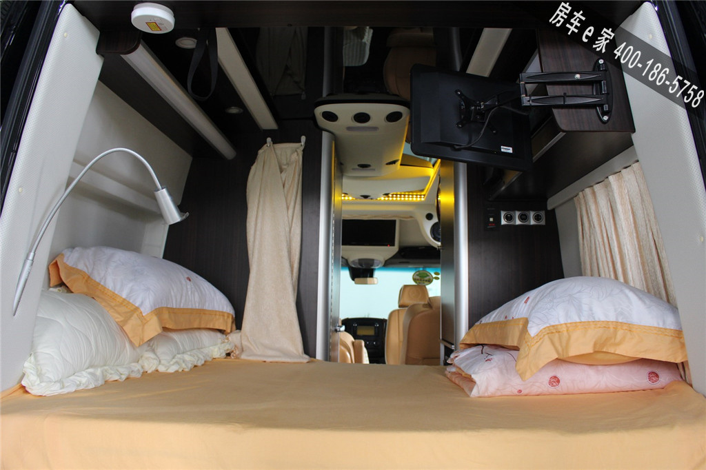 推荐6款带床带厨卫系统奔驰房车 图片价格全