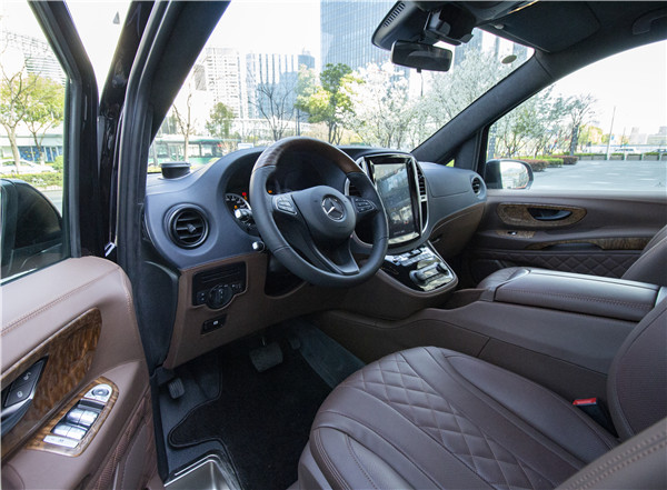 2020款奔驰V级火热上线,60万平价车也能展现百万级奢华!