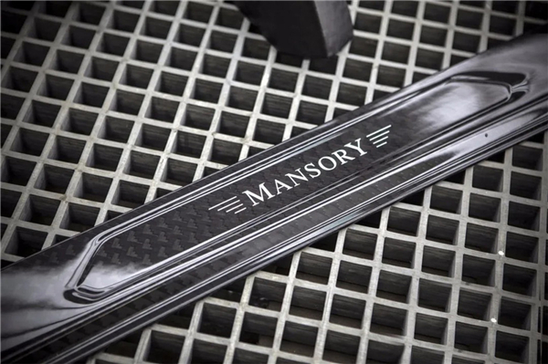 更轻更酷更魂!被“伯乐”MANSORY相中的“千里马”保时捷Panamera魅力更胜以往